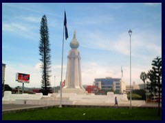 Central San Salvador 02 - Salvador del Mundo, national monument